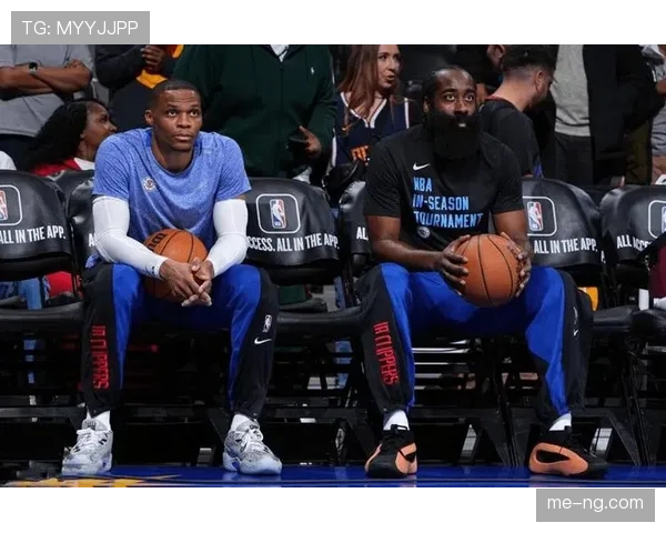 沃特金斯与菲尔米诺：双前锋体系中终结与串联角色对比分析