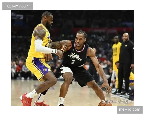 乔治无球跑动拉开空间，改变快船进攻结构