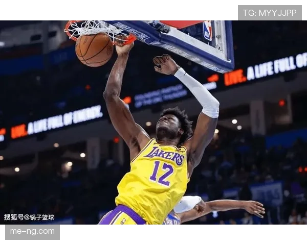 巴蒂尔挡拆改变防守结构，提升湖人内线护筐效率